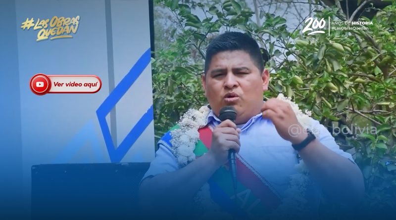 Gobierno Nacional entrega viviendas en Santa Rosa del Sara y recibe reconocimiento del Alcalde